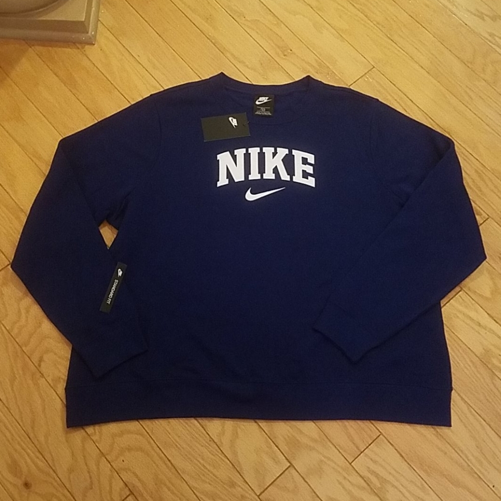NWOT plus size Nike sweatshirt